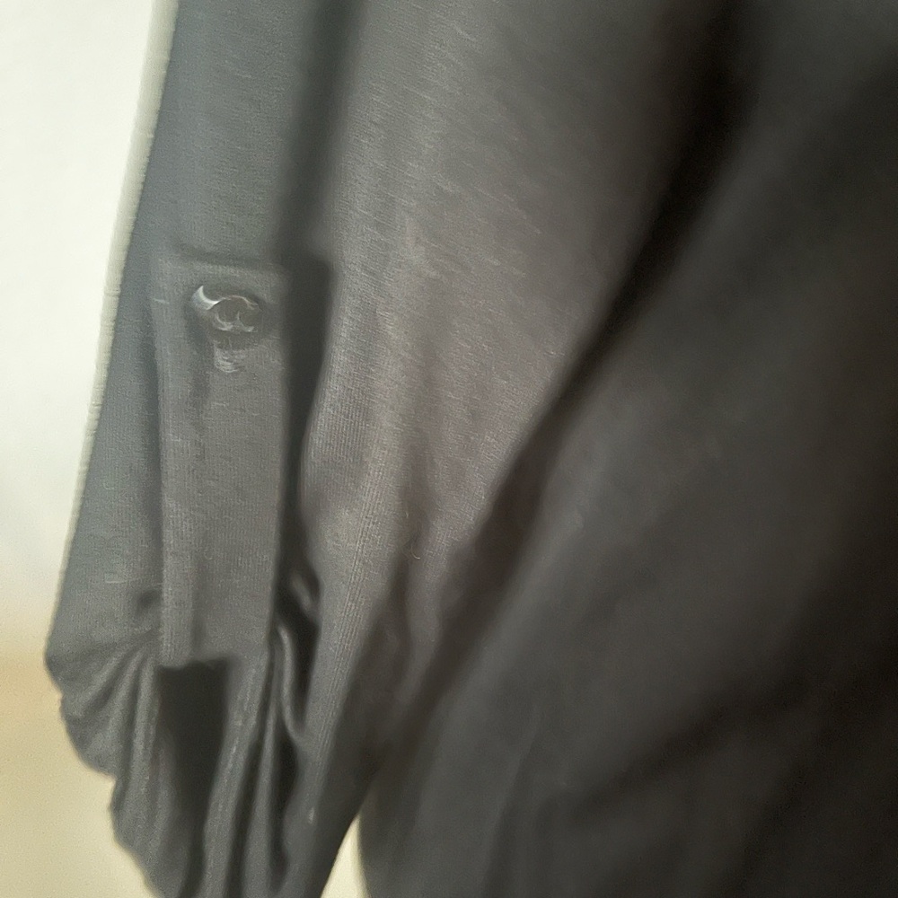 Cable & Gauge Black Relaxed Blouse - Picture 4 of 8